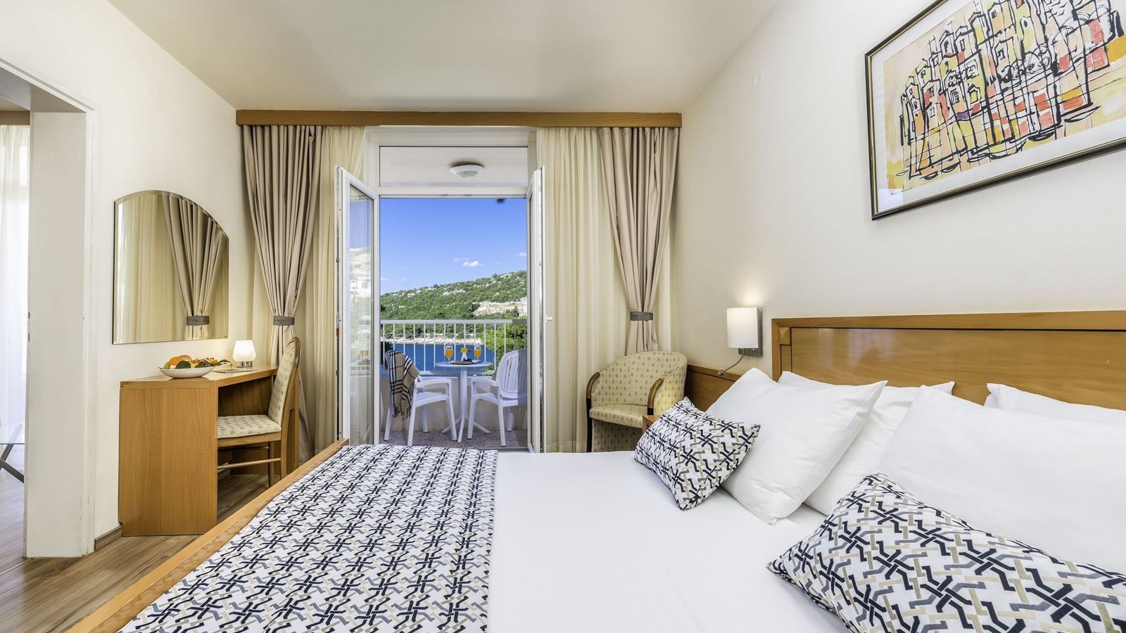 rooms-triple-room-seaside-balcony