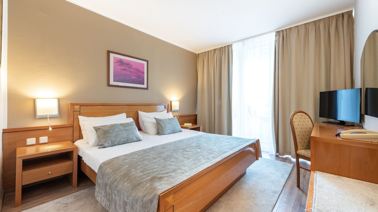 rooms-double-standard-room-seaview-balcony