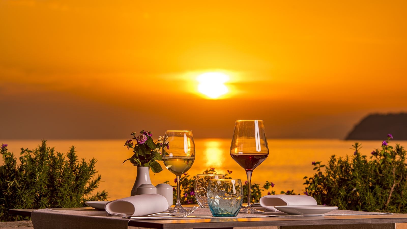 restaurants-restaurant