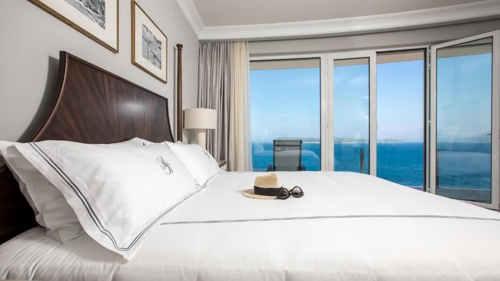 rooms-executive-room-seaview-balcony