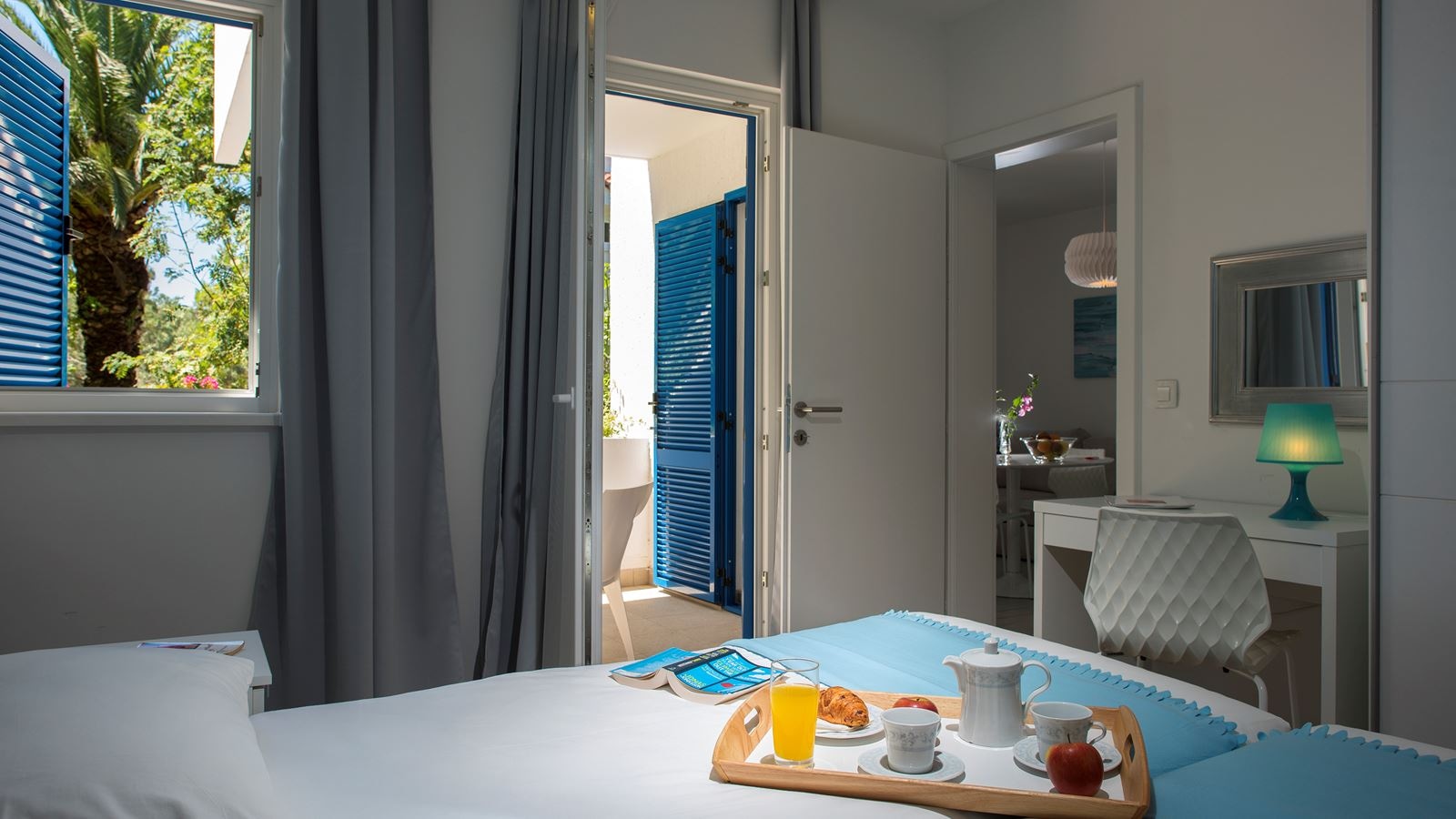 rooms-standard-apartment-balcony