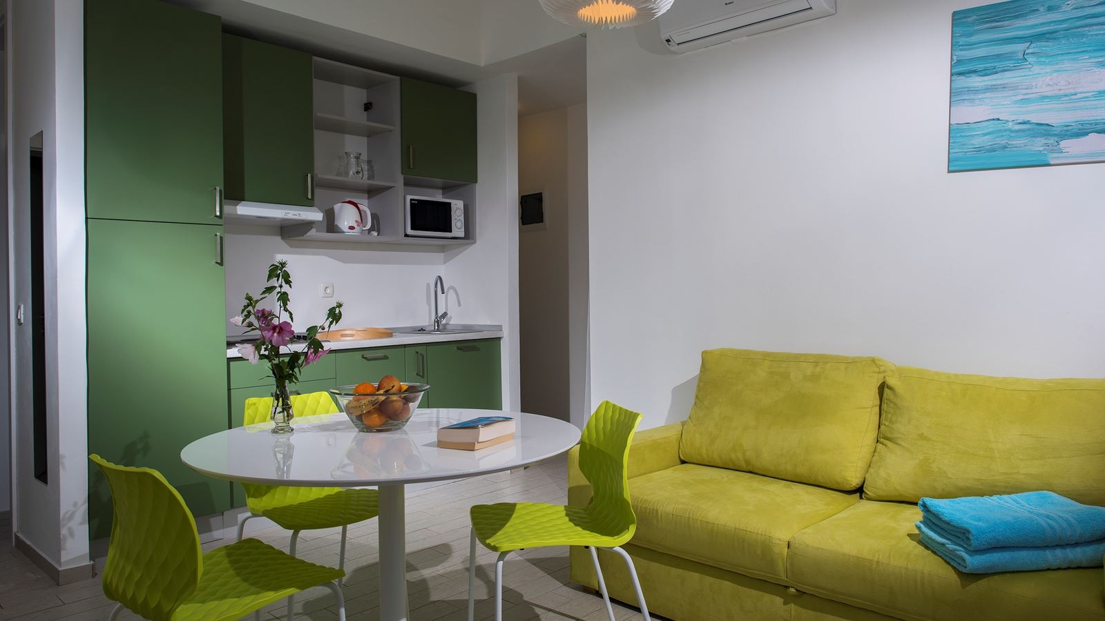 rooms-2-bedroom-standard-apartment-balcony