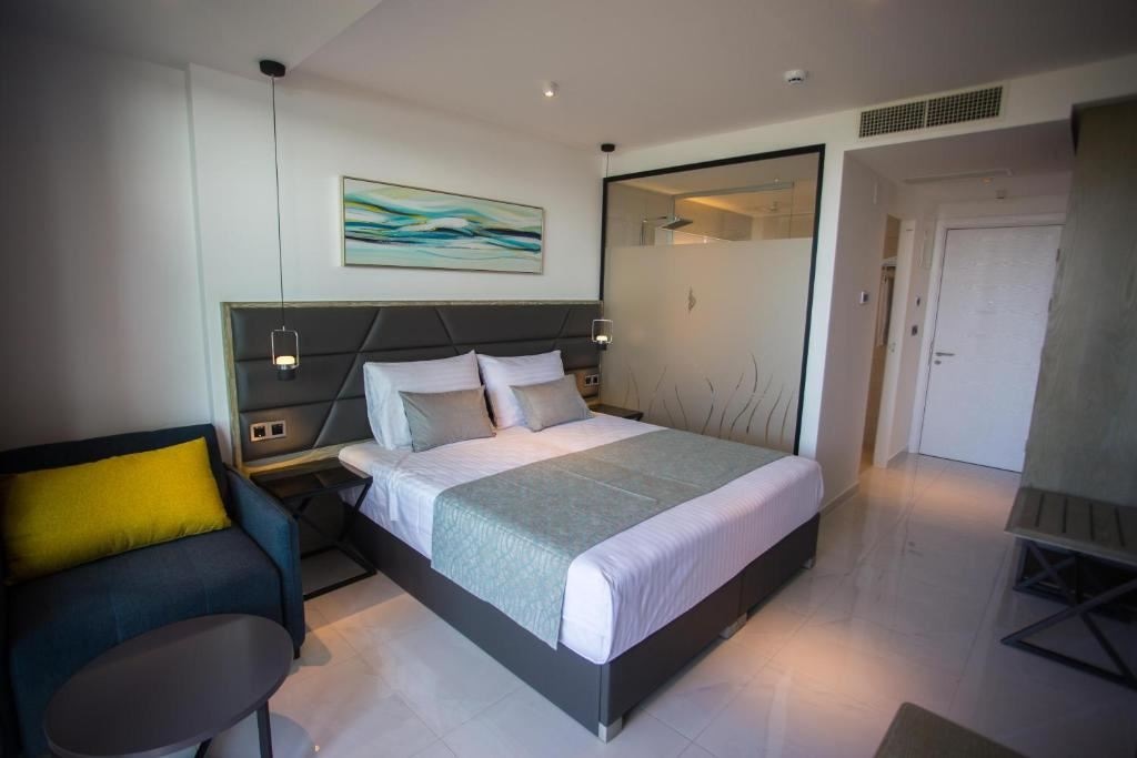 rooms-room-seaview-balcony