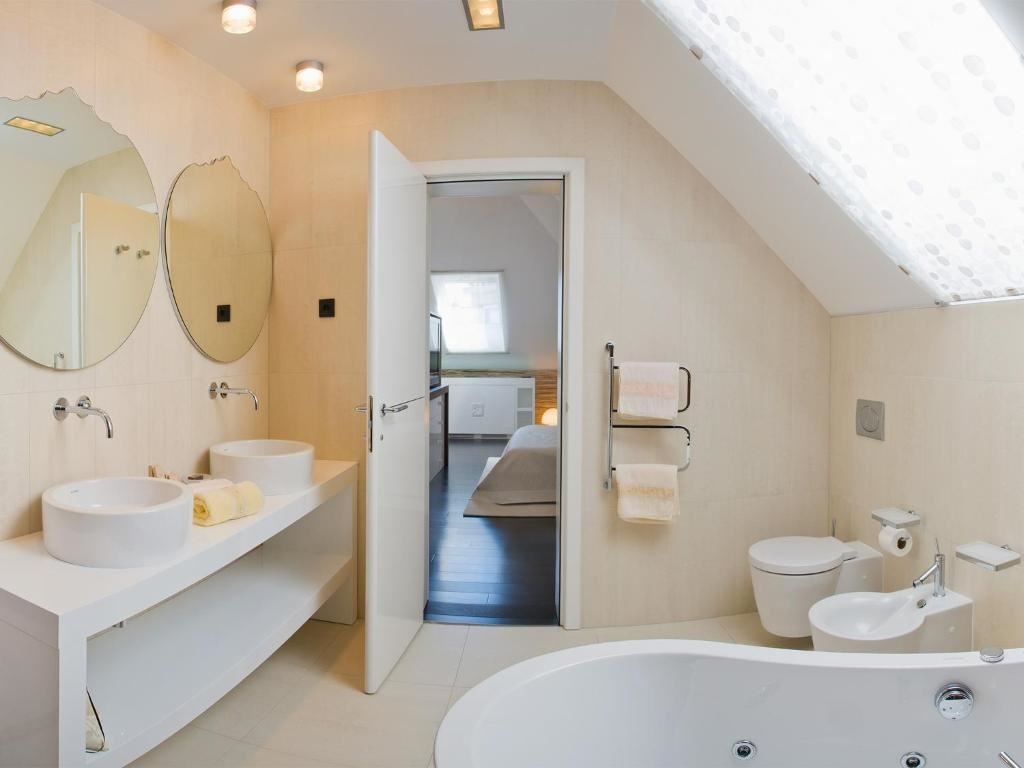 rooms-suite-cityview