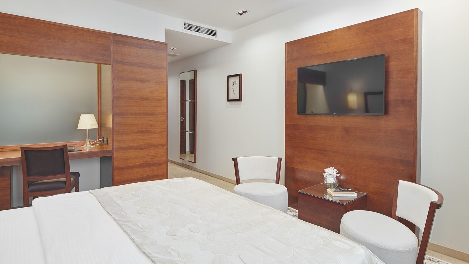 rooms-superior-room-cityview