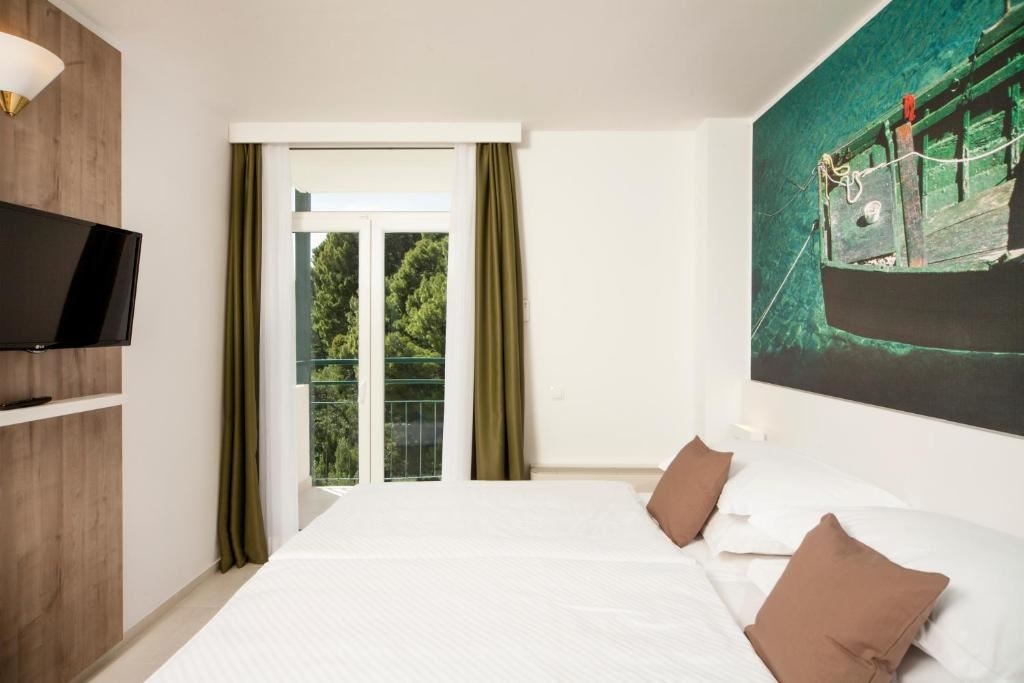 rooms-standard-room-balcony