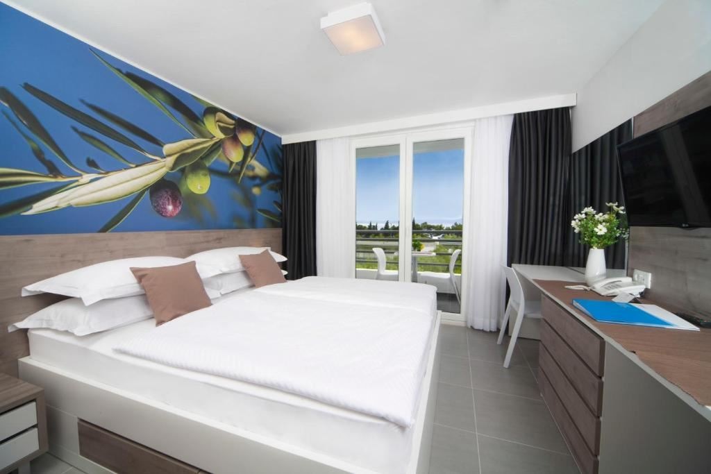 rooms-annex-room-balcony