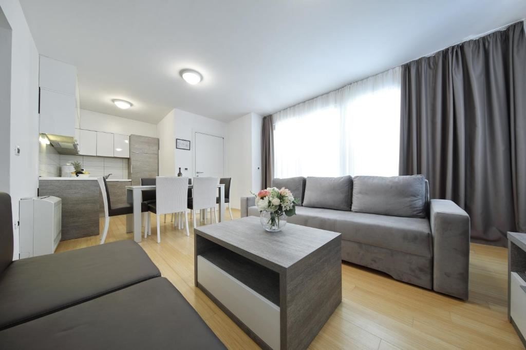 rooms-2-bedroom-standard-apartment-balcony-or-terrace