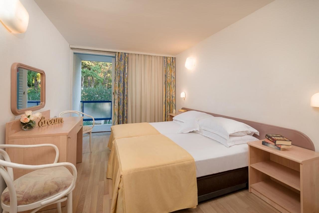 rooms-classic-room-park-view-balcony