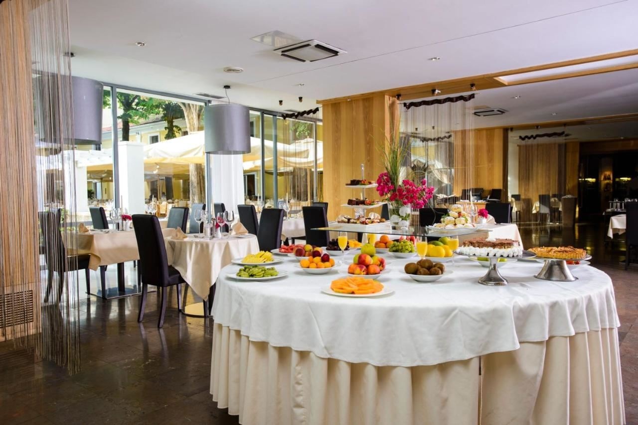 restaurants-magnolia-restaurant