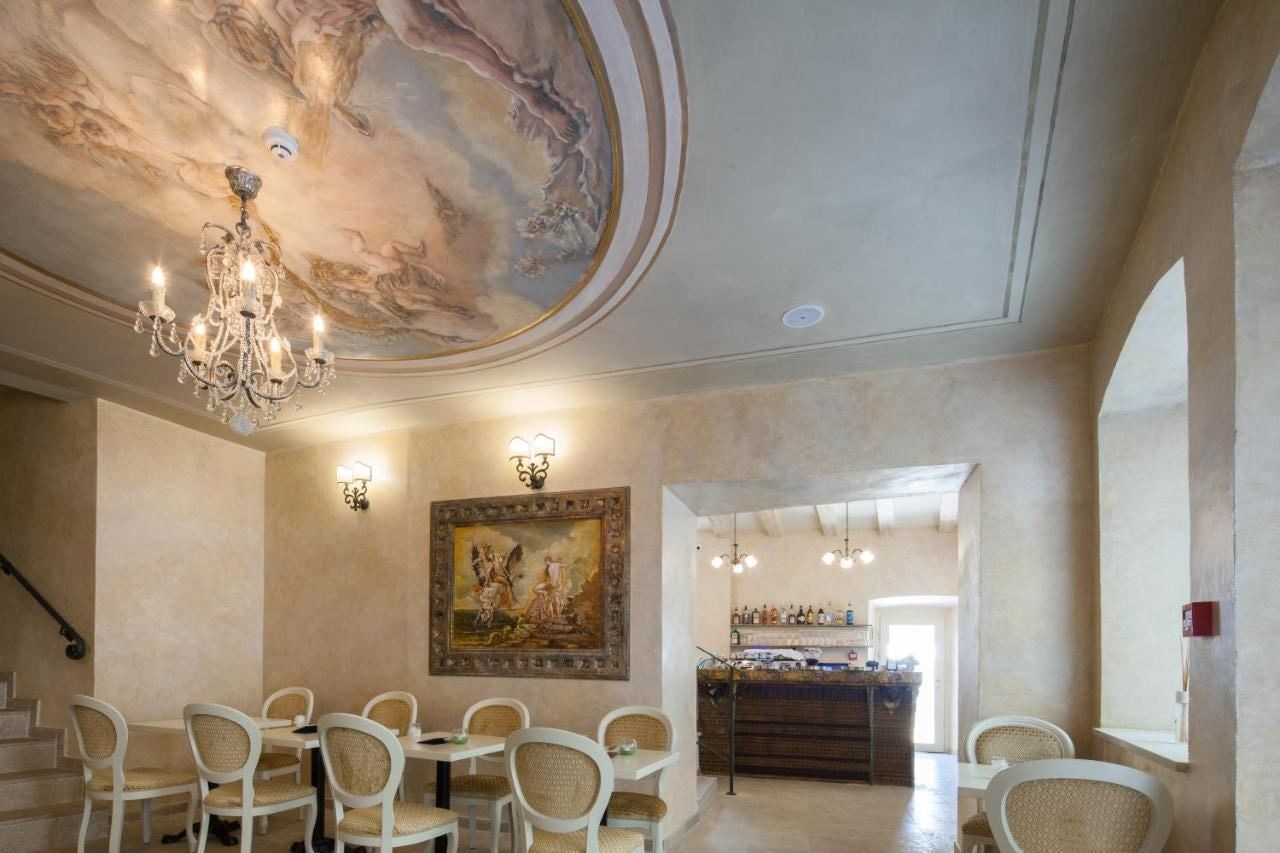 restaurants-restaurants