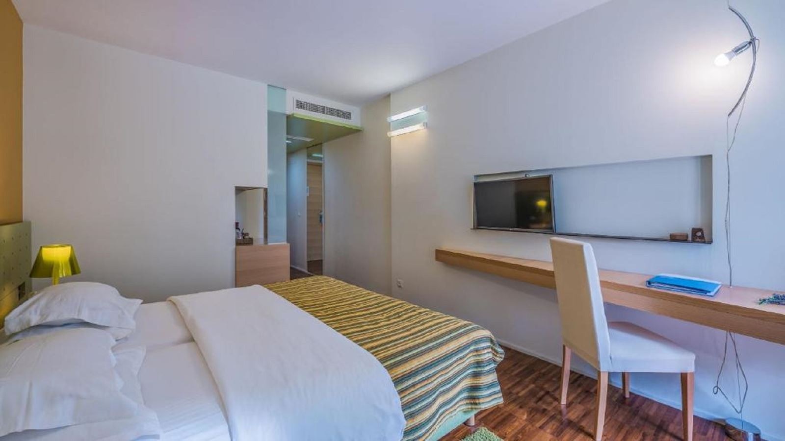 rooms-double-superior-room-balcony