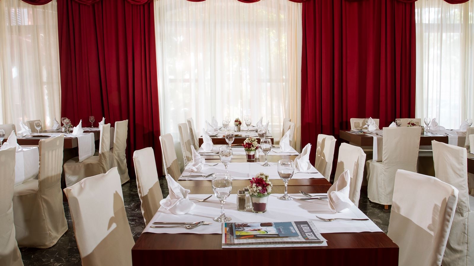 restaurants-restaurant