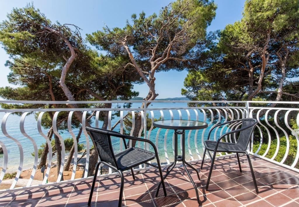 rooms-double-room-seaside-terrace