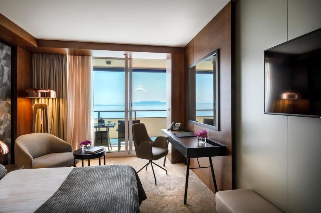 rooms-superior-room-park-sea-view-balcony