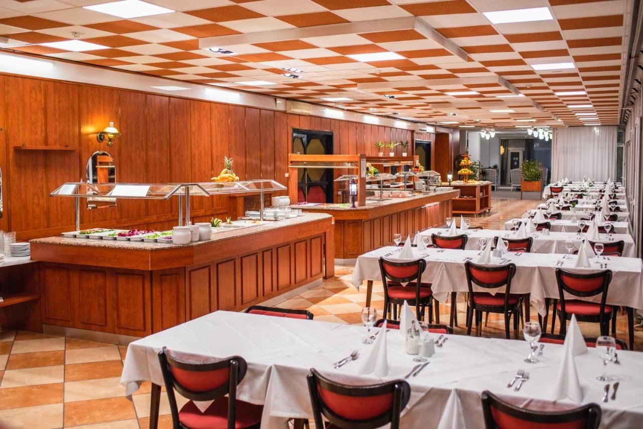 restaurants-restaurants