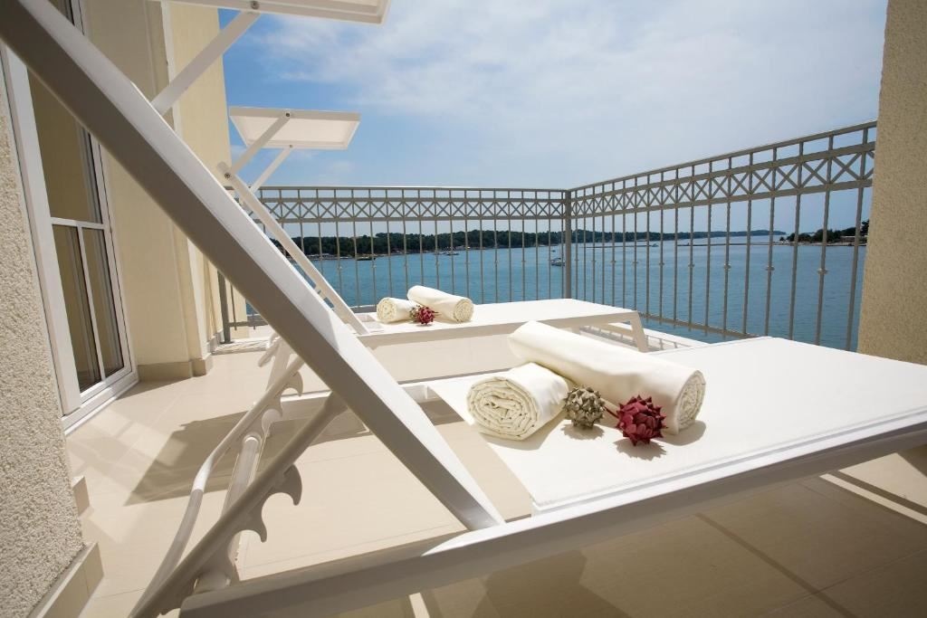 rooms-standard-suite