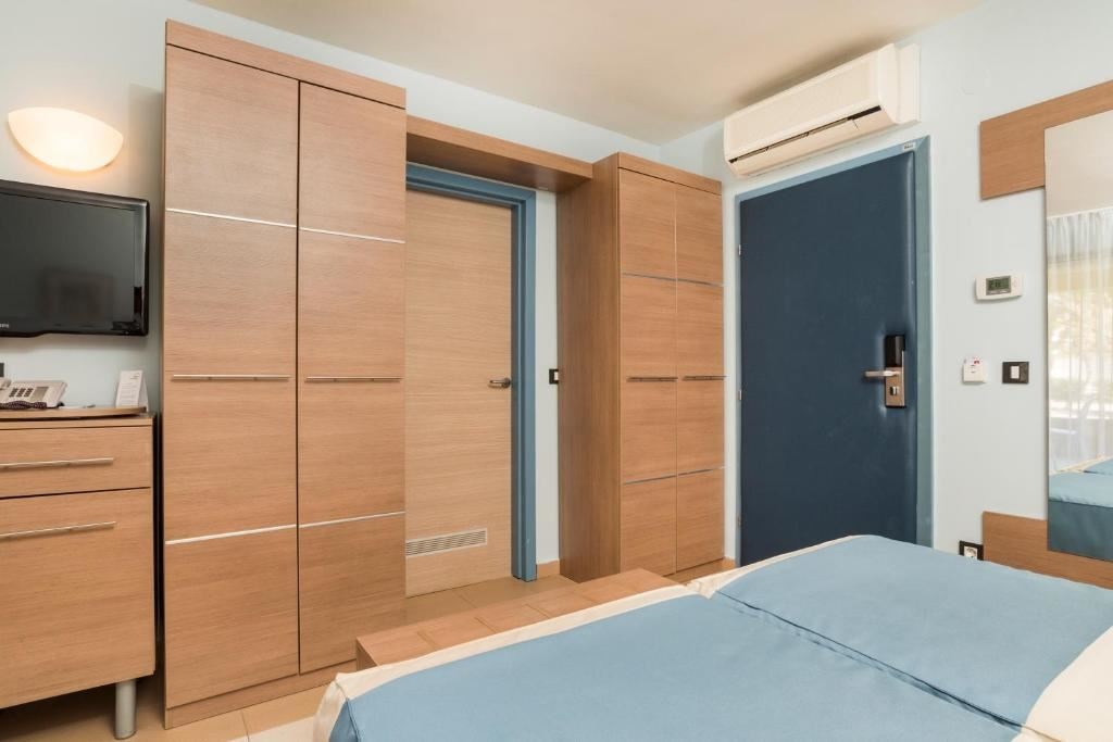 rooms-2-connectingrooms-classic-room-park-view-balcony