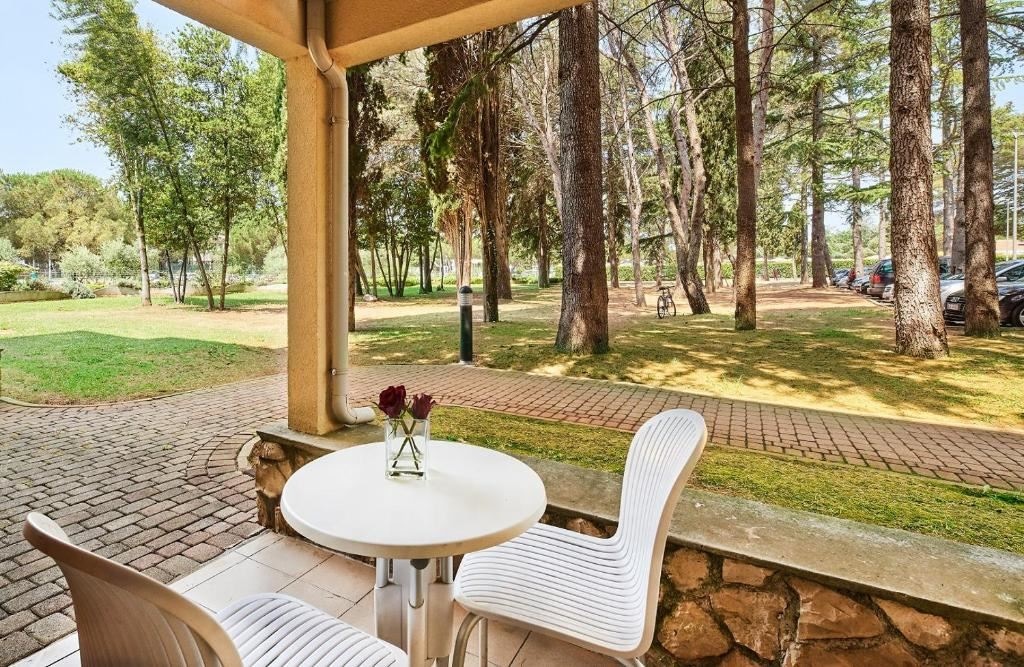 rooms-2-connectingrooms-classic-room-park-view-balcony