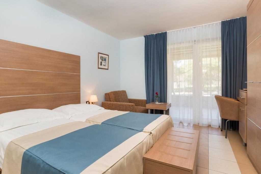 rooms-2-connectingrooms-classic-room-park-view-balcony