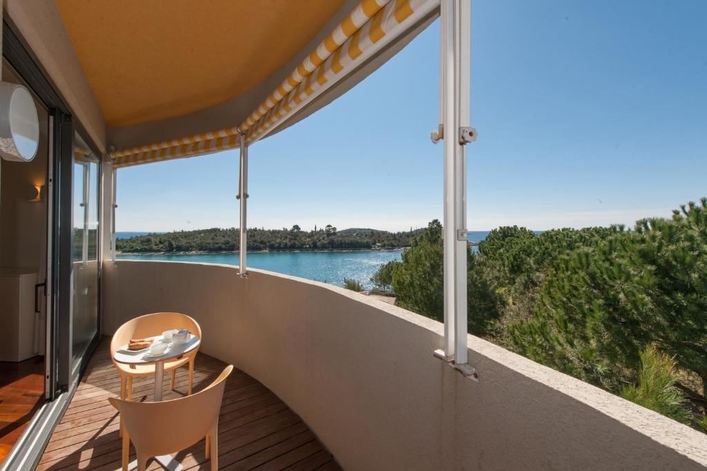 rooms-premium-suite-balcony-or-terrace