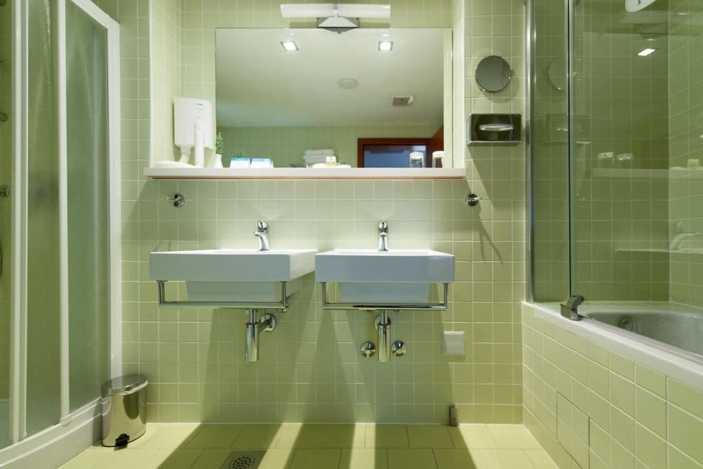 rooms-premium-suite-balcony-or-terrace