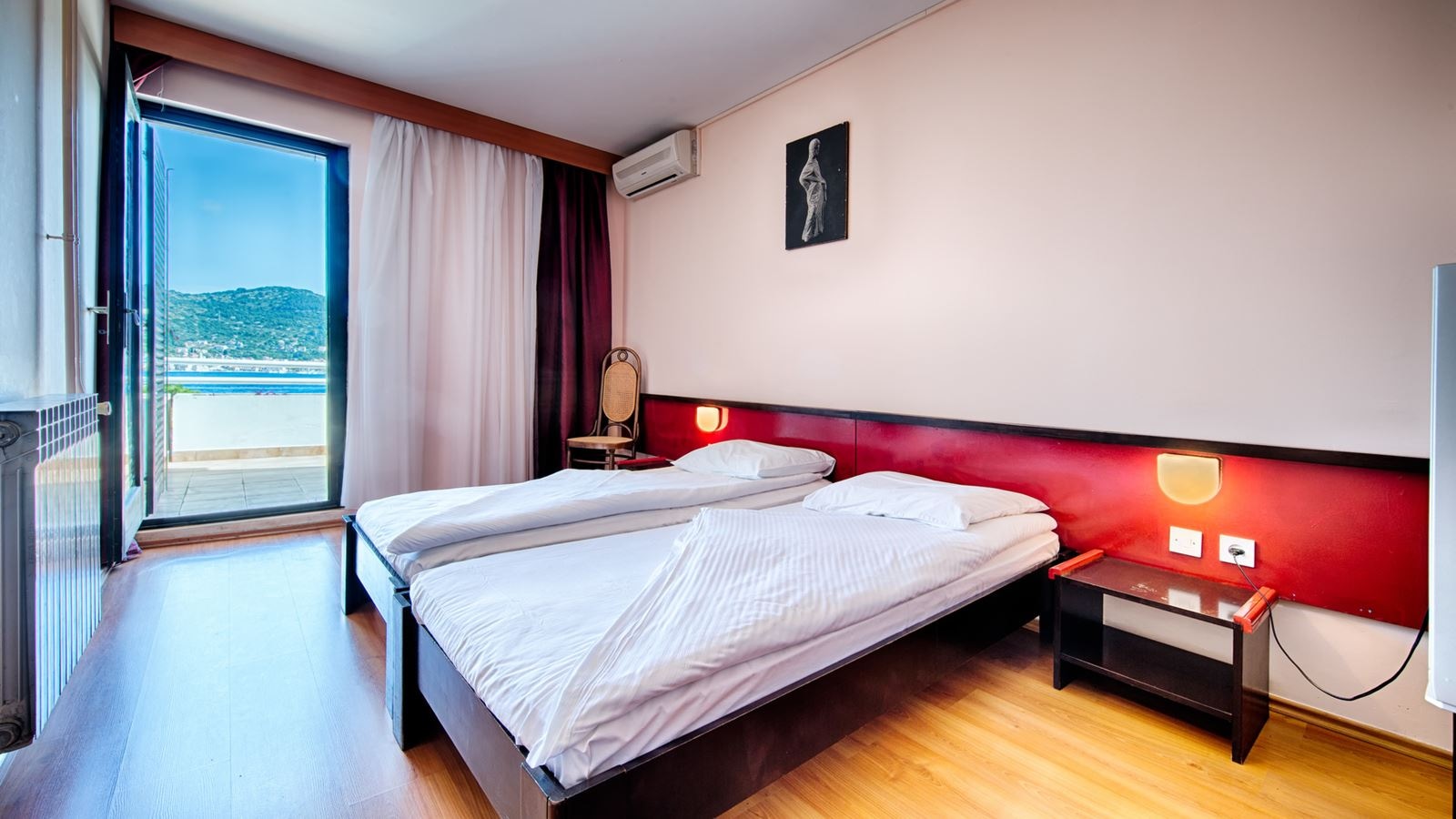 rooms-room-seaside-balcony