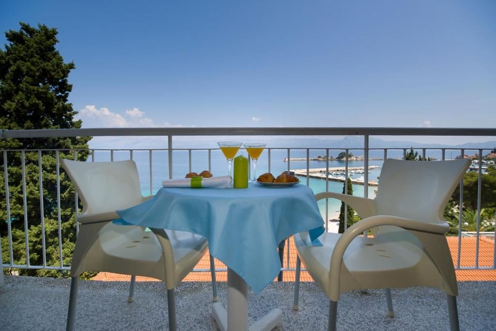 rooms-double-comfort-room-seaview-balcony
