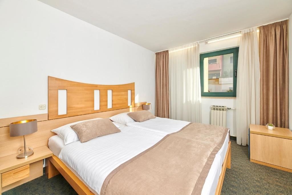 rooms-double-comfort-room-park-view