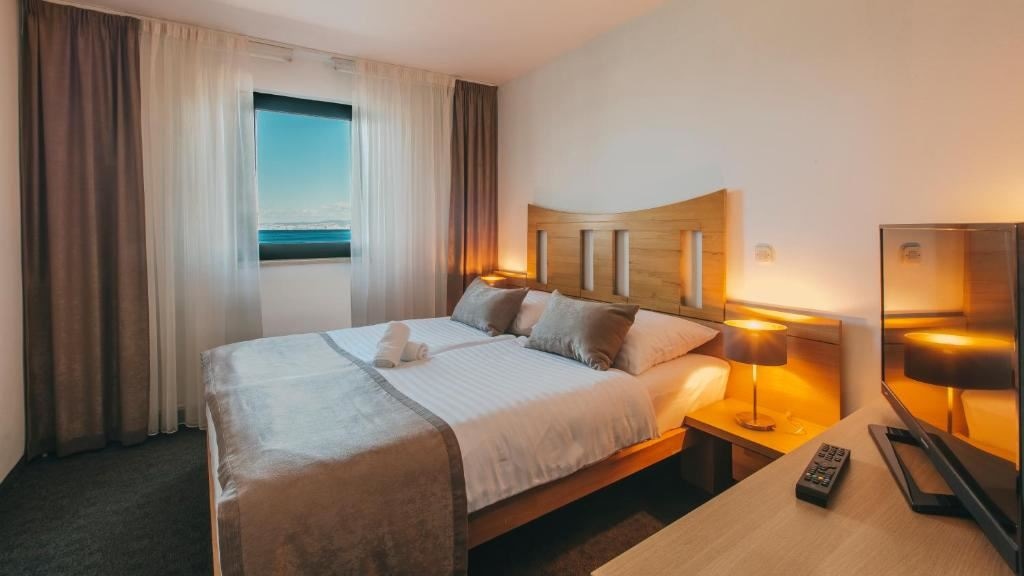 rooms-double-comfort-room-seaview