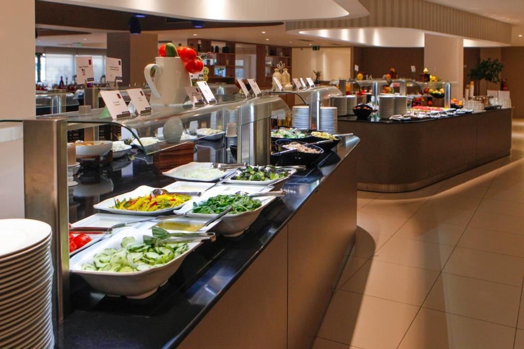 restaurants-main-building