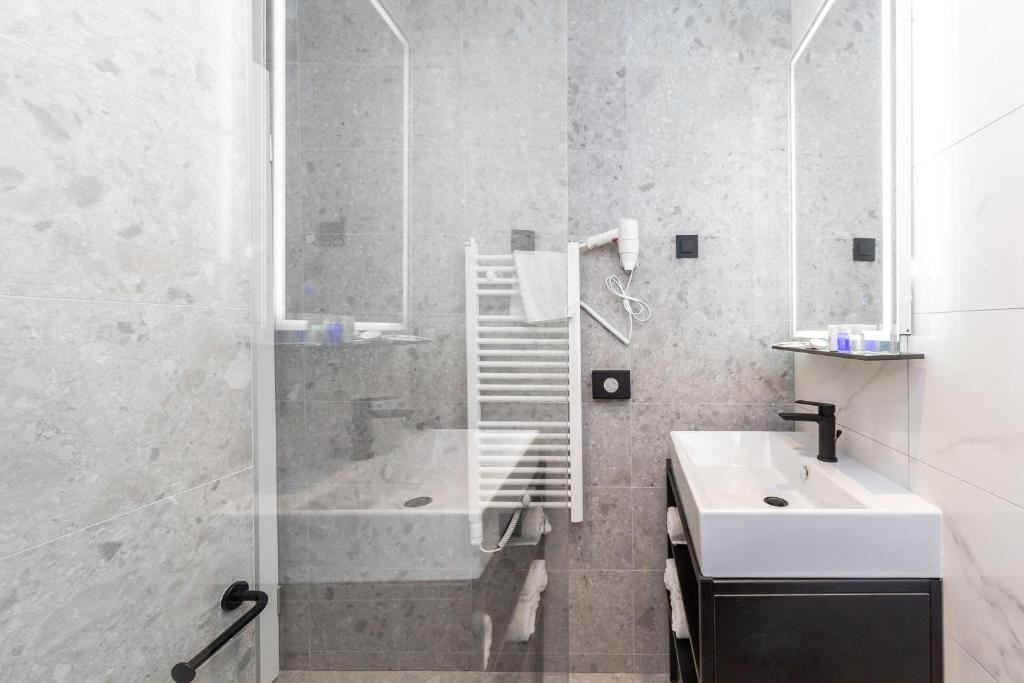 rooms-annex-room-seaside-balcony