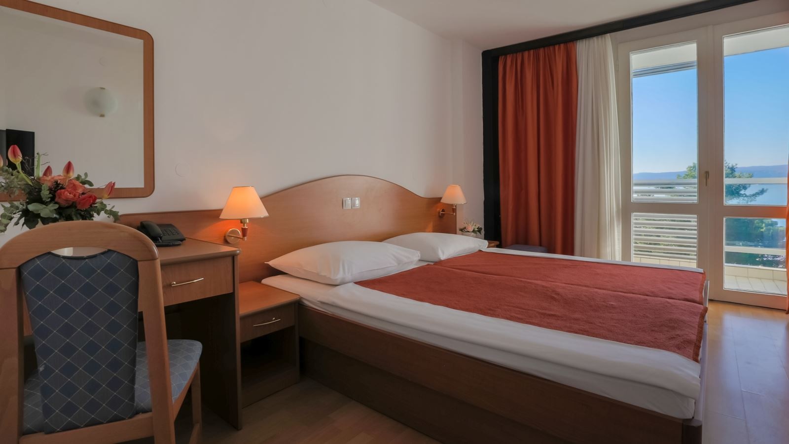 rooms-double-superior-room-seaview-balcony