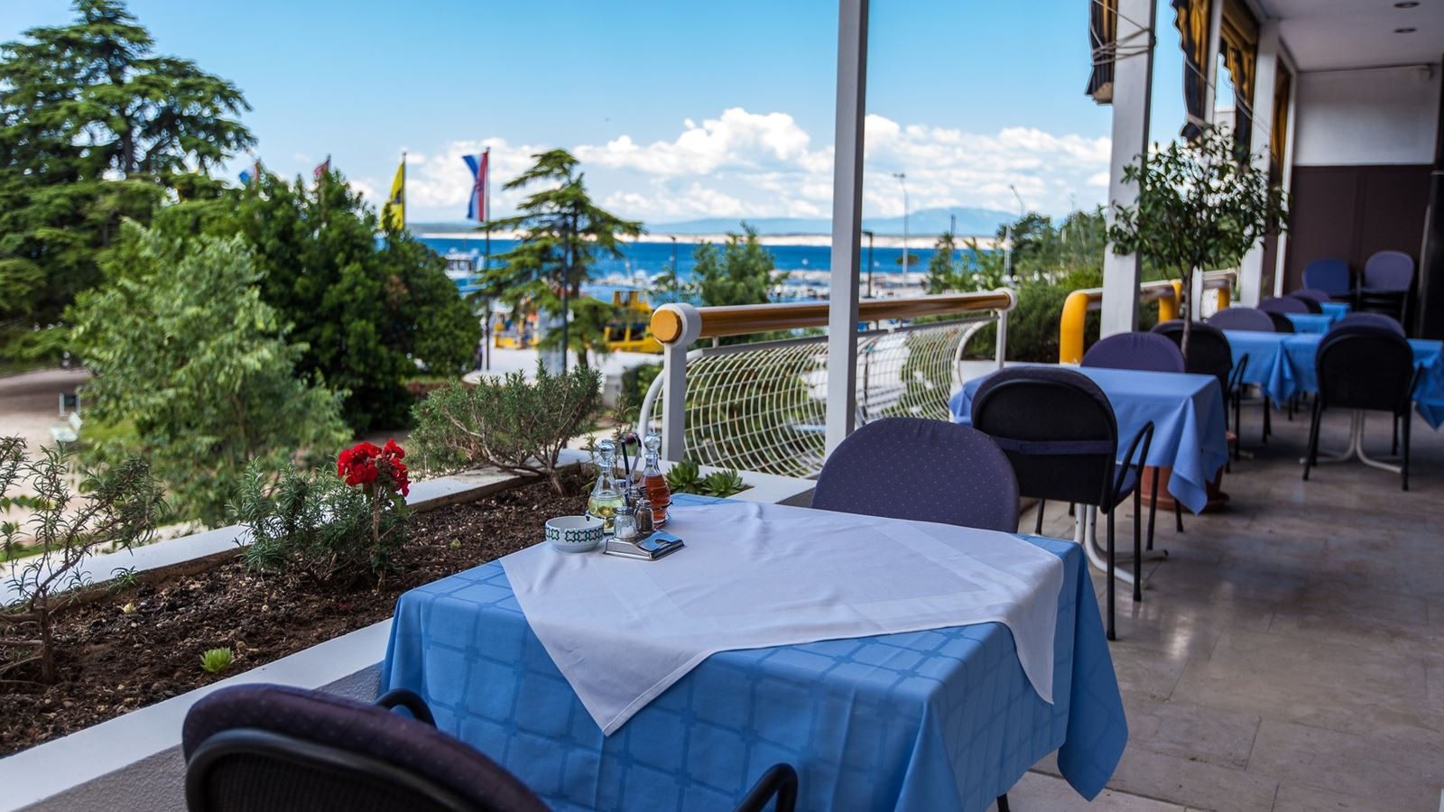 restaurants-restaurants