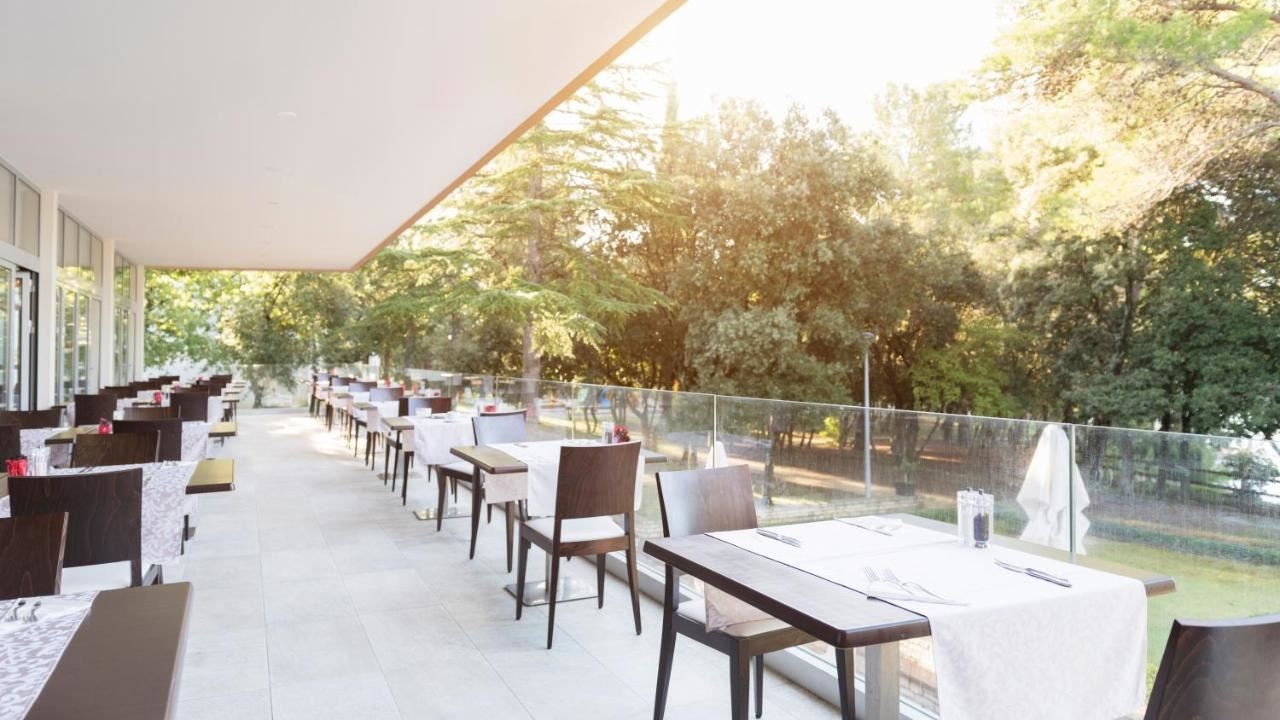 restaurants-restaurants