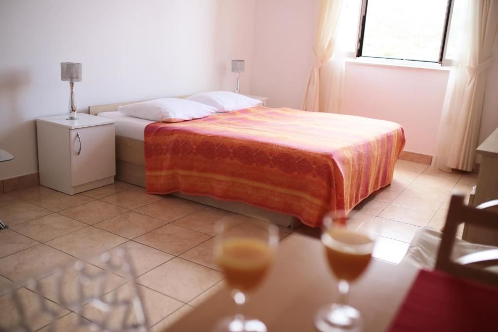 rooms-double-standard-studio-seaview