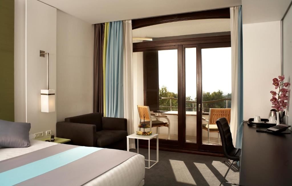 rooms-double-premium-room-seaside-balcony