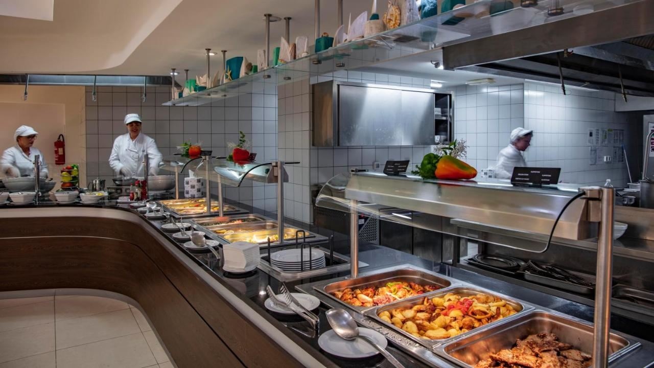 restaurants-restaurants