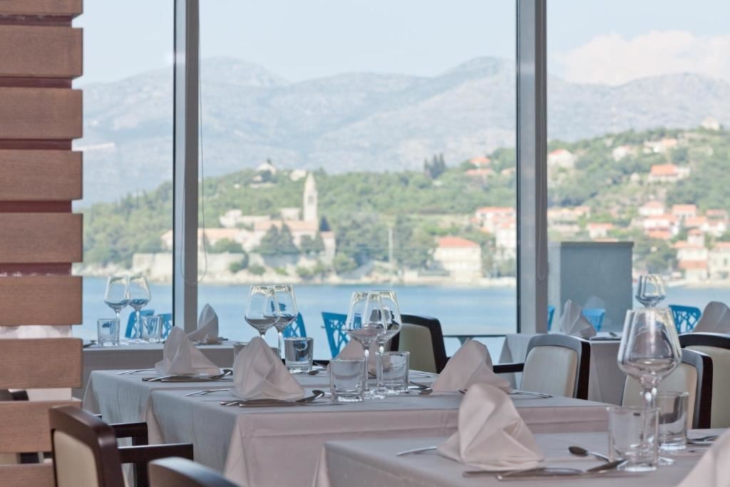 restaurants-restaurants