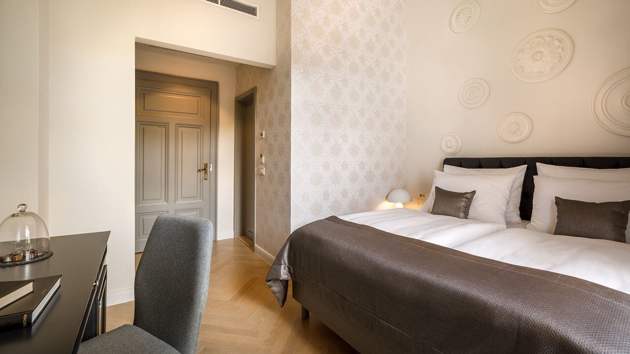 rooms-single-superior-room