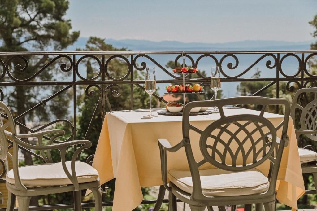 rooms-standard-room-seaview