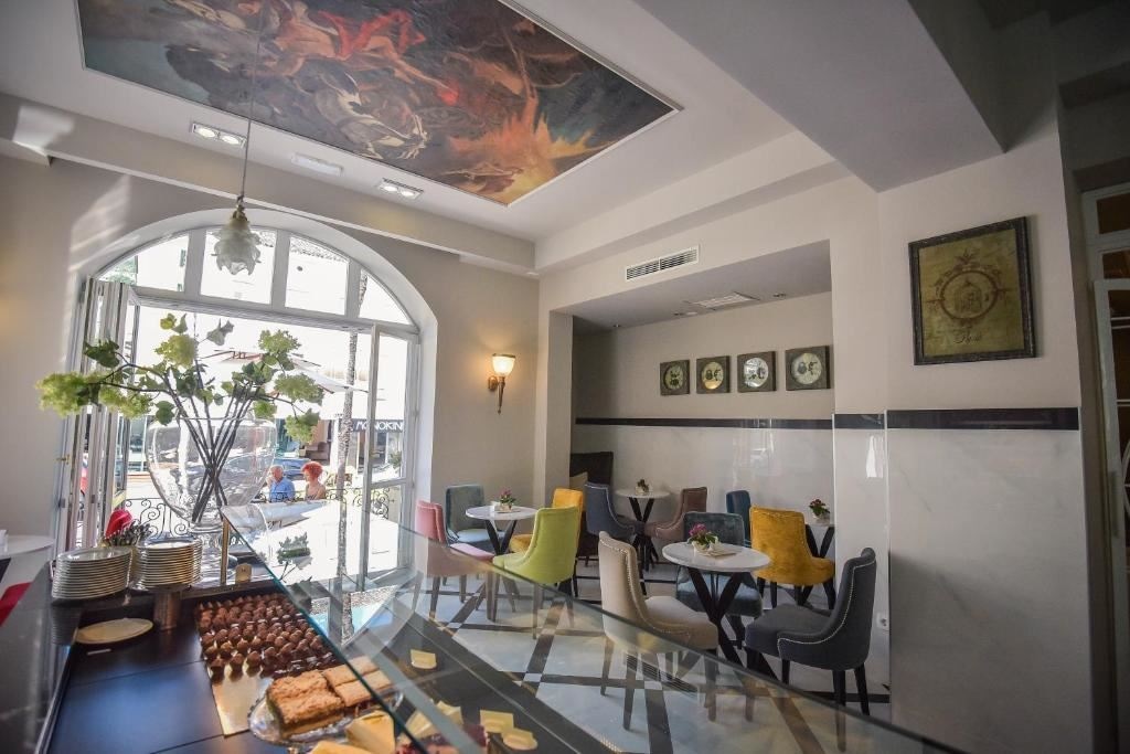 restaurants-restaurants