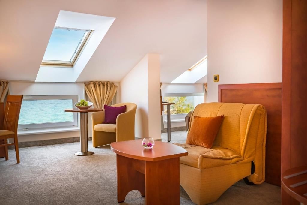 rooms-triple-classic-room-seaside