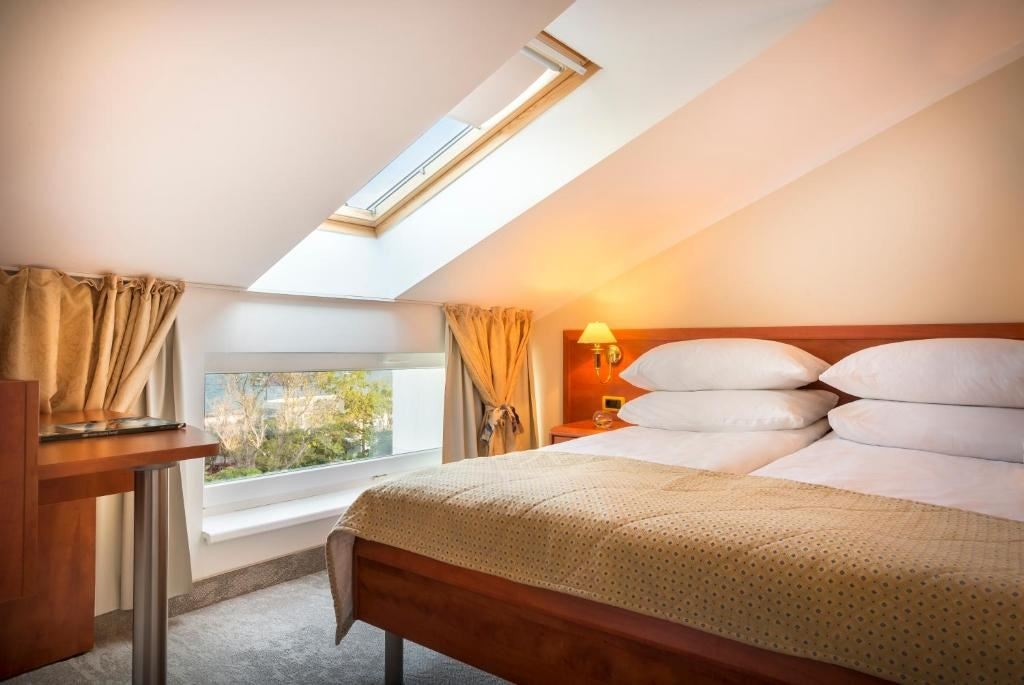 rooms-triple-classic-room-seaside