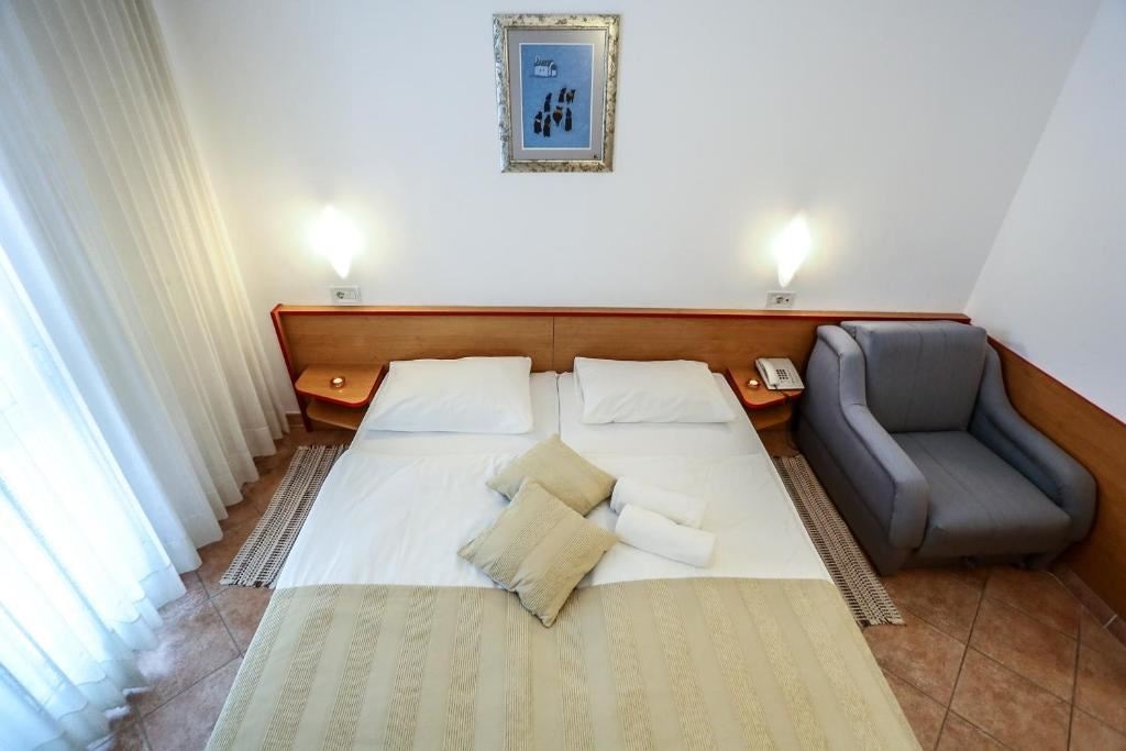 rooms-double-standard-room