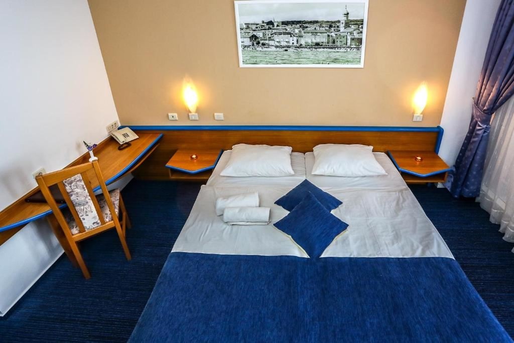 rooms-double-room-seaview-balcony