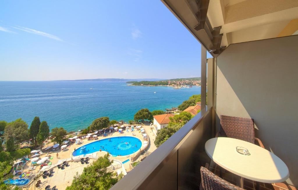 rooms-double-room-seaview-balcony