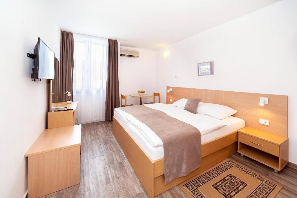 rooms-double-standard-room