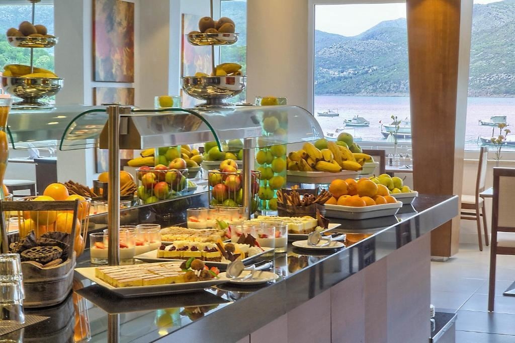 restaurants-main-building