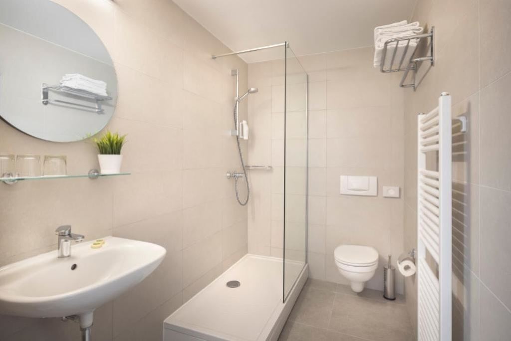 rooms-triple-superior-room-balcony